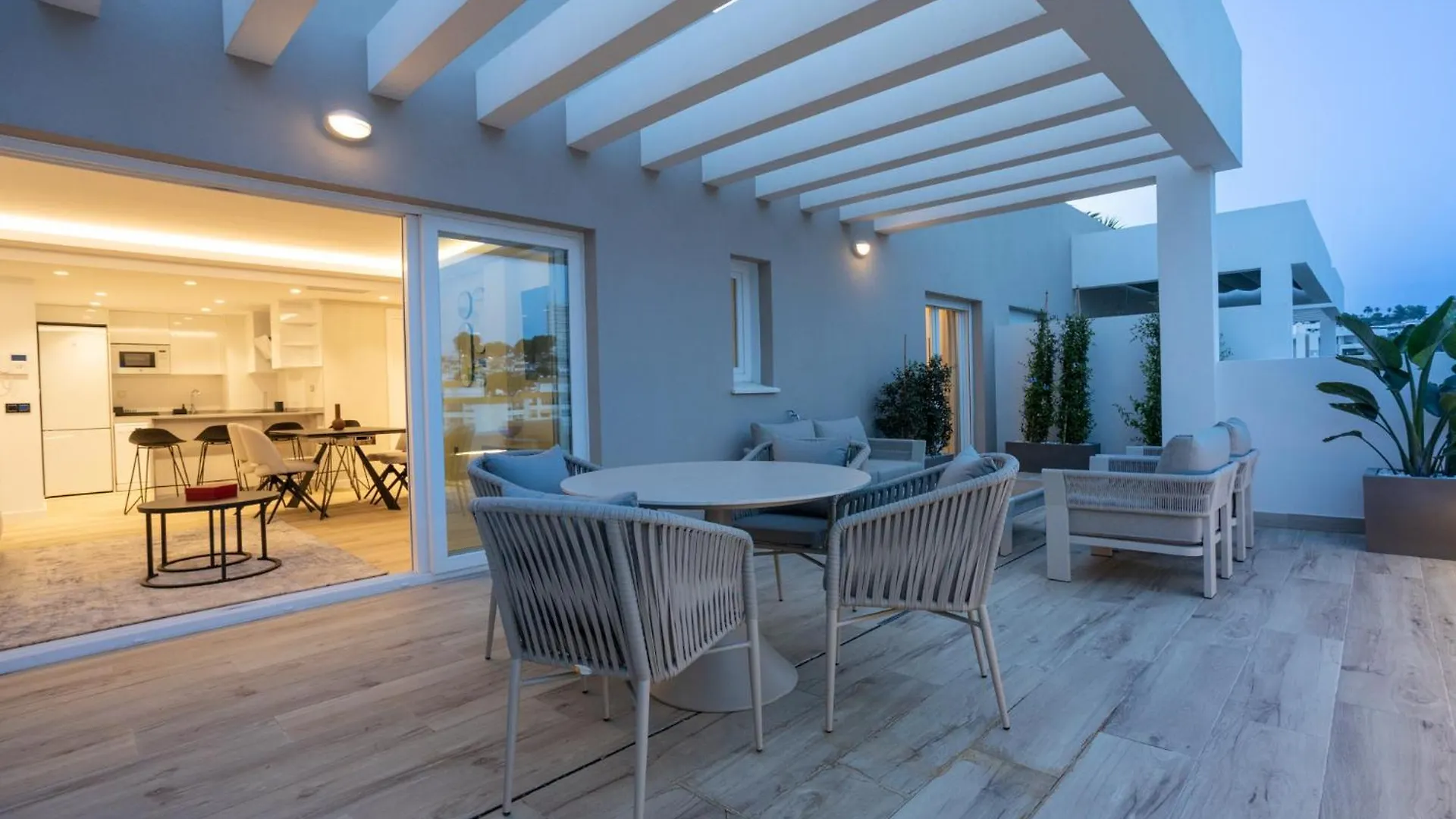 Mtr Marbella Temporary Rent Apto 2 Dormitorios Zona Chill Out Y Gym Hiszpania