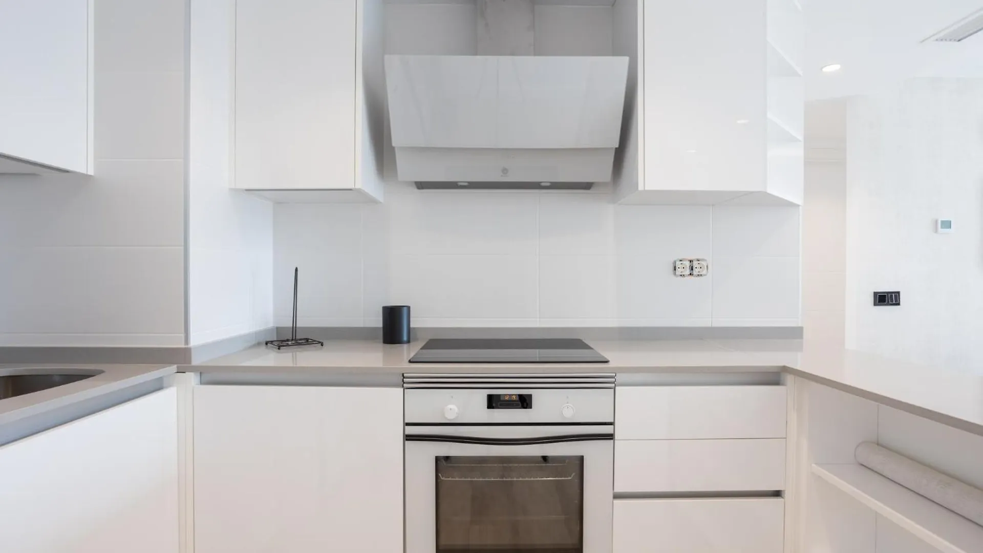 Apartament Mtr Marbella Temporary Rent Apto 2 Dormitorios Zona Chill Out Y Gym