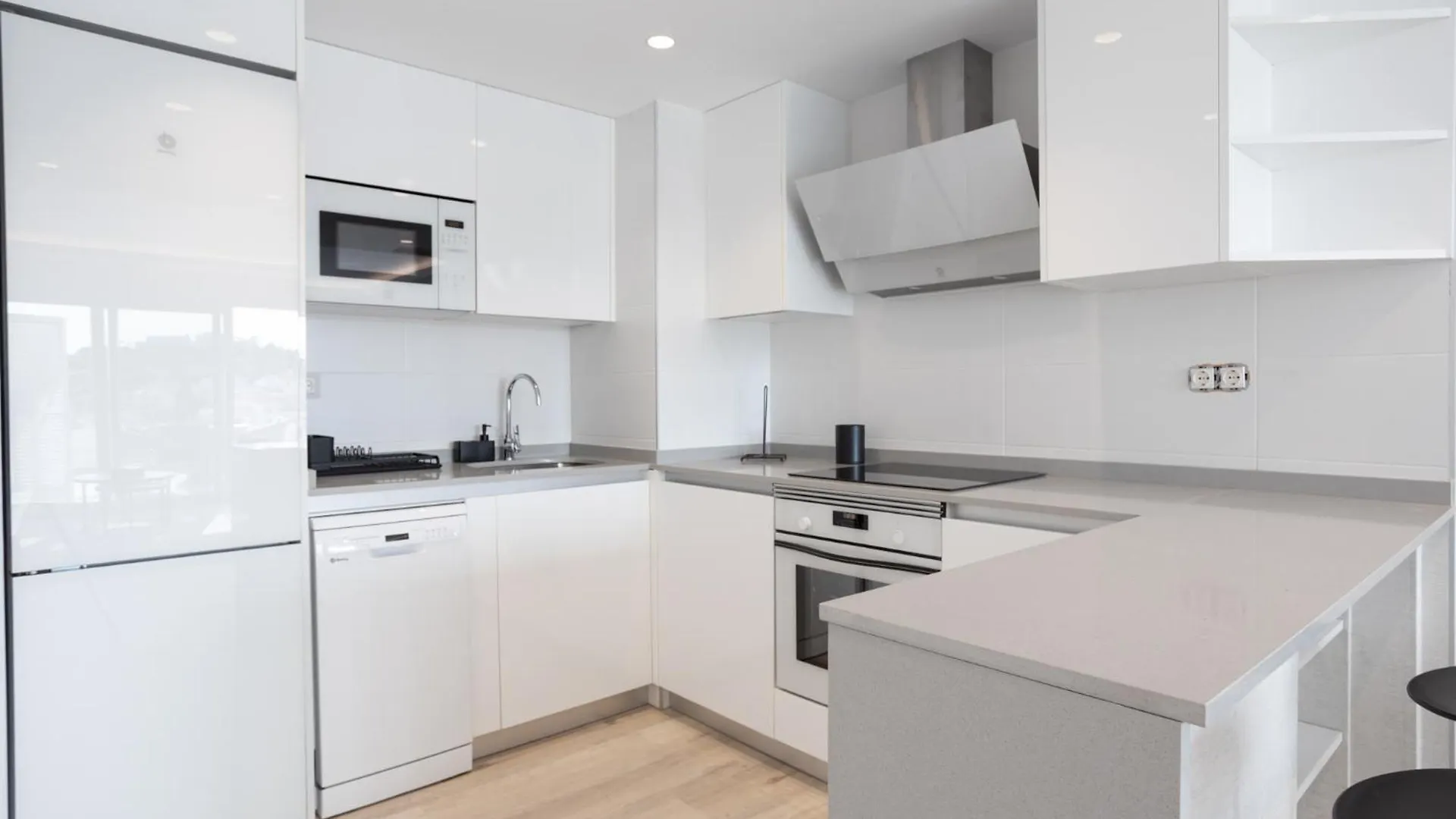 Apartament Mtr Marbella Temporary Rent Apto 2 Dormitorios Zona Chill Out Y Gym